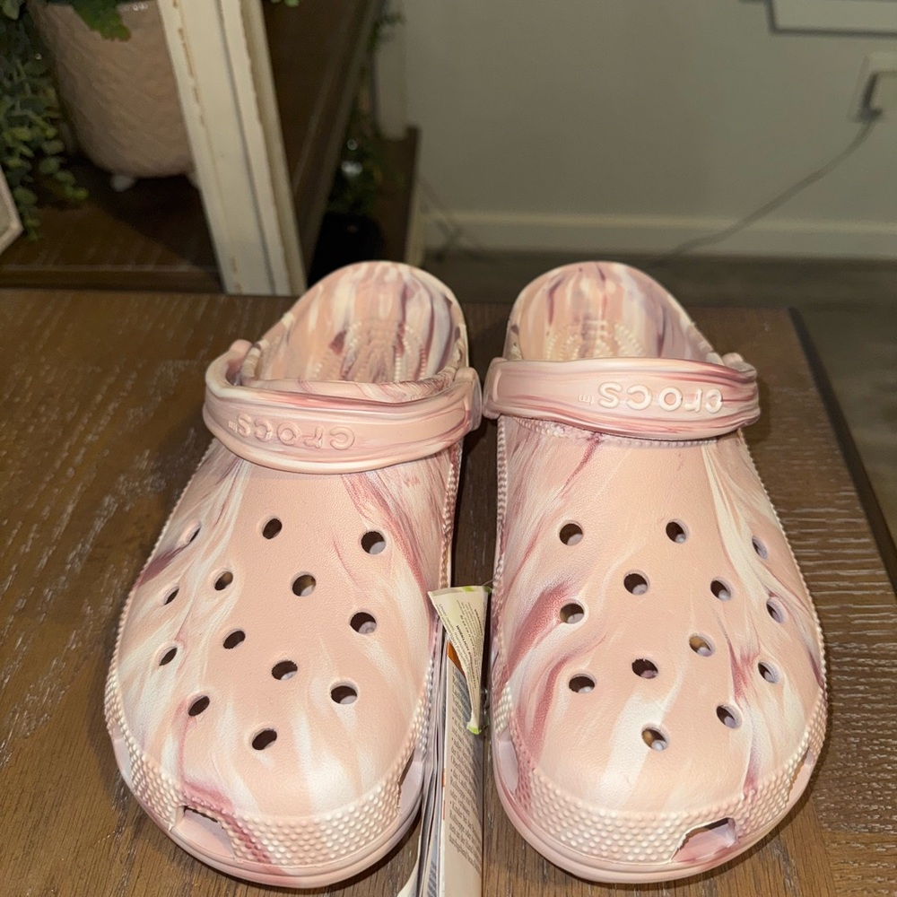 CROCS Pink Swirl Clogs